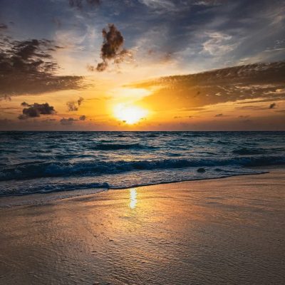 Sunset Beach Naifaru в июле — фото погоды (2025-07-15)