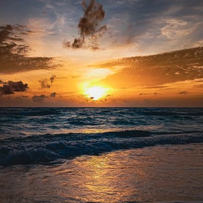 Sunset Beach Naifaru в июле — фото погоды (2025-07-15)
