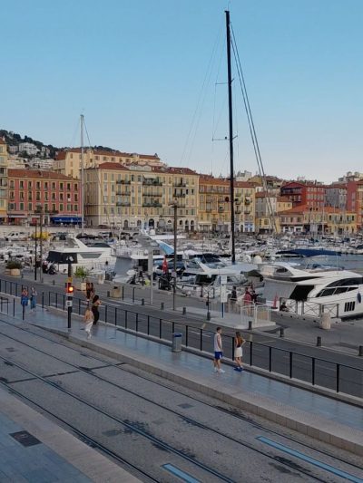 Le port de Nice, Côte d'Azur, France в июле — фото погоды (2026-07-10)