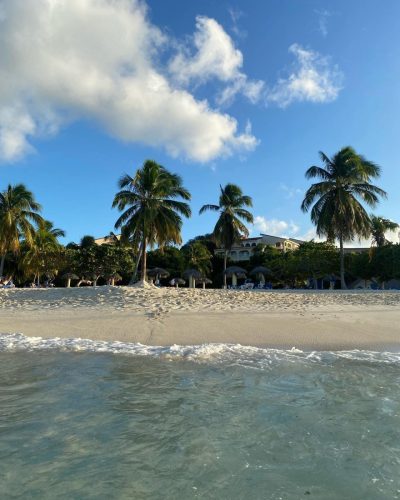 Playa Esmeralda в ноябре — фото погоды (2023-11-28)