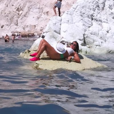 White Beach Santorini в августе — фото погоды (2025-08-17)