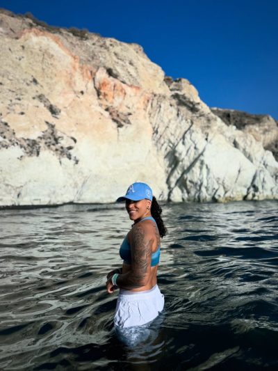 White Beach Santorini в сентябре — фото погоды (2025-09-17)