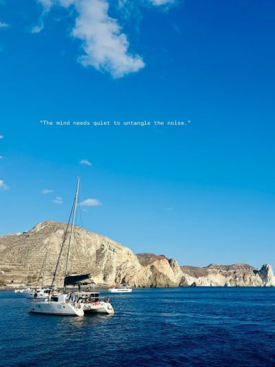 White Beach Santorini в ноябре — фото погоды (2025-11-09)