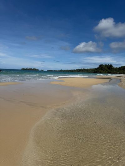Red Frog Beach в октябре — фото погоды (2025-10-23)