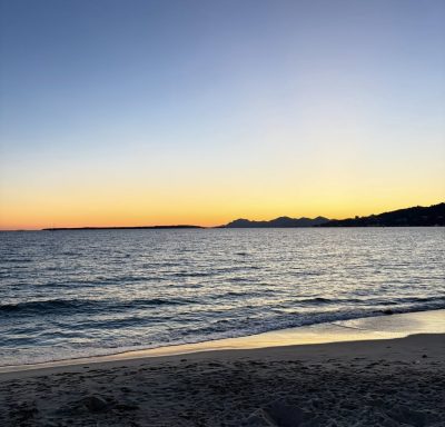 Plage de Juan-les-Pins в ноябре — фото погоды (2025-11-22)
