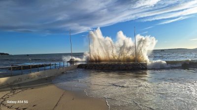 Plage de Juan-les-Pins в феврале — фото погоды (2026-02-06)