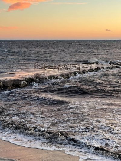 Plage de Juan-les-Pins в феврале — фото погоды (2026-02-12)