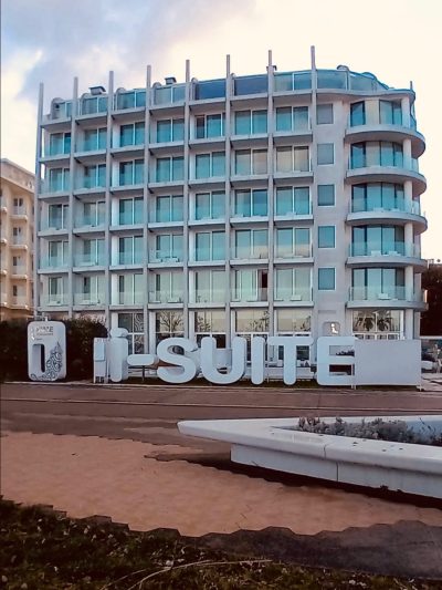 i-SUITE Hotel — фото погоды в январе (2026-01-25)