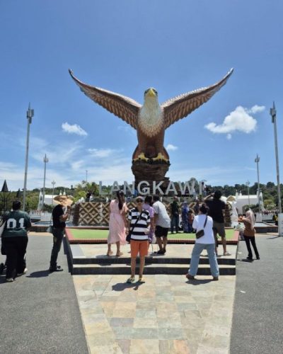 Dataran Lang Langkawi в феврале — фото погоды (2026-02-18)