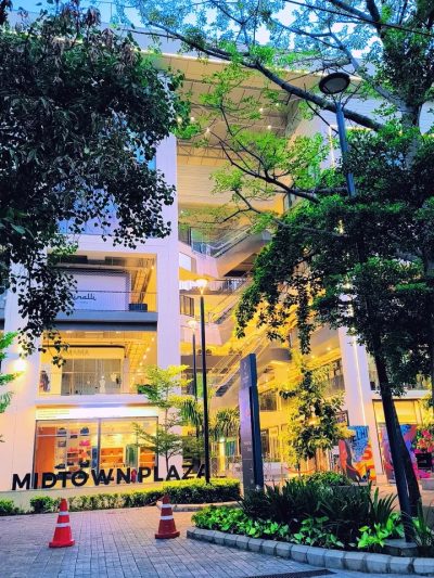 Midtown Plaza в июне — фото погоды (2026-06-18)