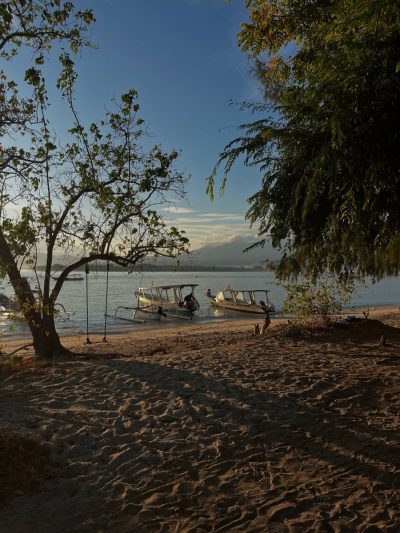 Gili Air, Lombok, Indonesia в ноябре — фото погоды (2025-11-04)