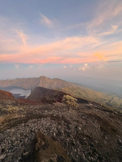 Mount Rinjani, Lombok в октябре — фото погоды (2025-10-28)