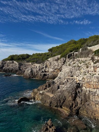 Sentier Du Littoral Cap D Antibes в сентябре — фото погоды (2025-09-28)