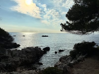 Sentier Du Littoral Cap D Antibes в ноябре — фото погоды (2025-11-09)