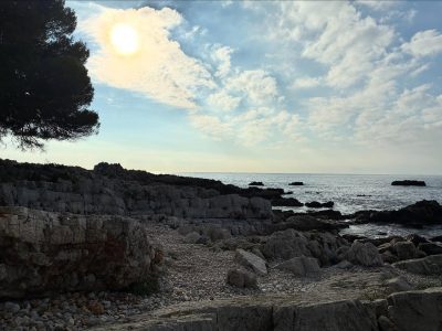 Sentier Du Littoral Cap D Antibes в ноябре — фото погоды (2025-11-09)
