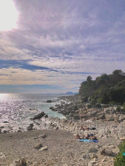 Sentier Du Littoral Cap D Antibes в феврале — фото погоды (2026-02-21)