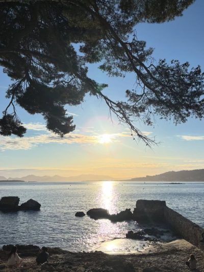 Sentier Du Littoral Cap D Antibes в марте — фото погоды (2026-03-21)