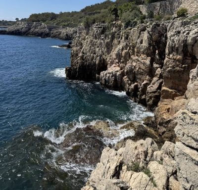 Sentier Du Littoral Cap D Antibes в апреле — фото погоды (2026-04-20)