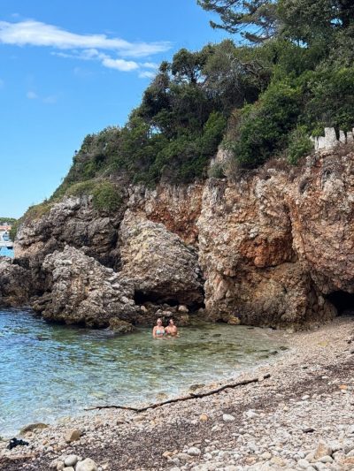 Baie des Milliardaires au Cap d'Antibes в августе — фото погоды (2025-08-31)