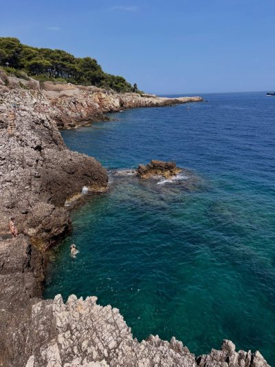 Baie des Milliardaires au Cap d'Antibes в сентябре — фото погоды (2025-09-05)