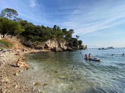 Baie des Milliardaires au Cap d'Antibes в сентябре — фото погоды (2025-09-11)