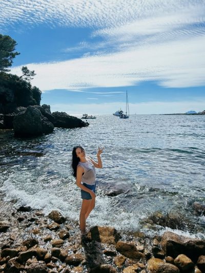 Baie des Milliardaires au Cap d'Antibes в сентябре — фото погоды (2025-09-28)