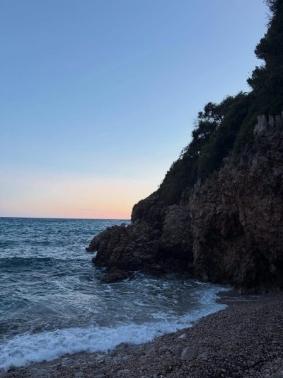 Baie des Milliardaires au Cap d'Antibes в мае — фото погоды (2026-05-13)