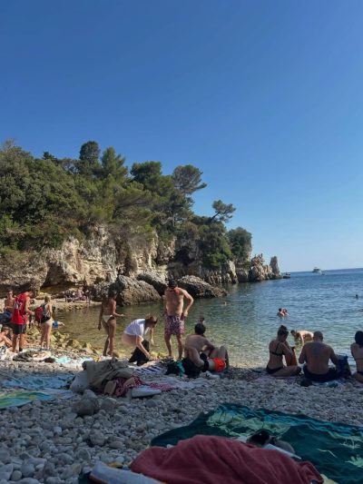 Baie des Milliardaires au Cap d'Antibes в июне — фото погоды (2026-06-23)