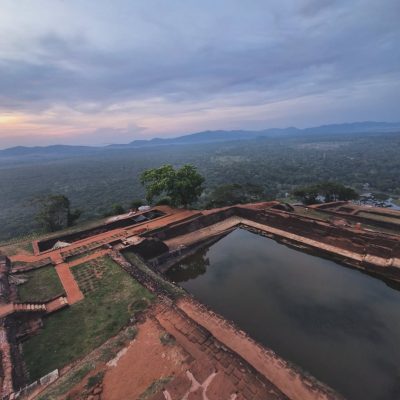 Sigiriya Rock в апреле — фото погоды (2026-04-27)