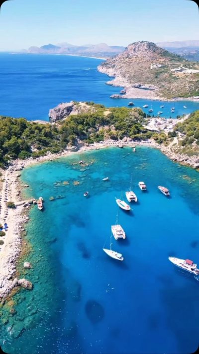 Anthony Quinn's Bay в июле — фото погоды (2026-07-14)