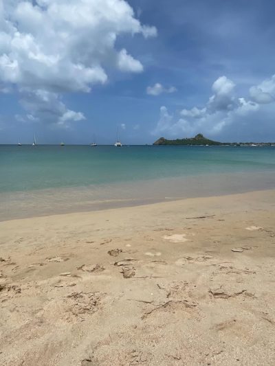 Reduit Beach, St. Lucia в сентябре — фото погоды (2025-09-28)