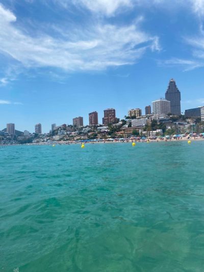 Poniente Beach в июле — фото погоды (2026-07-09)