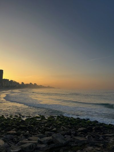 Praia do Leblon - Posto 12 в июне — фото погоды (2026-06-30)