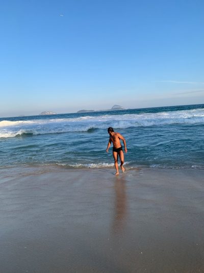 Praia do Leblon - Posto 12 в июле — фото погоды (2026-07-15)