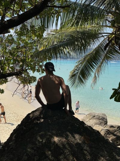 Kata Noi Beach, Phuket, Thailand в апреле — фото погоды (2026-04-08)