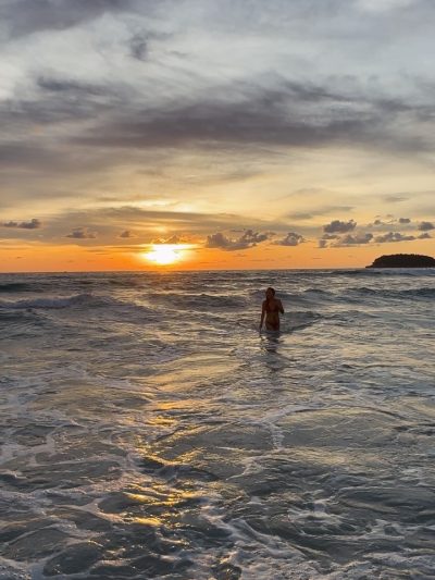 Kata Noi Beach, Phuket, Thailand в июне — фото погоды (2026-06-17)