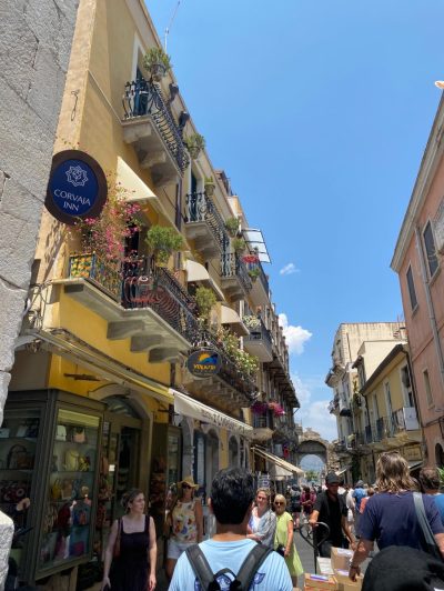 Taormina, Sicile в июне — фото погоды (2026-06-30)