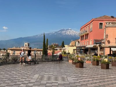 Taormina, Sicile в июле — фото погоды (2026-07-12)