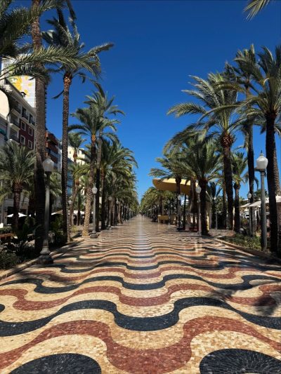 Benidorm Alicante Costa Blanca Spain — фото погоды в октябре (2025-10-15)