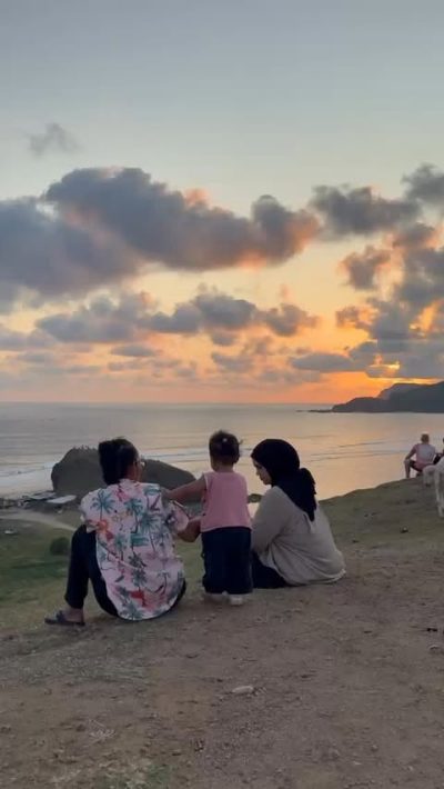 Atas Bukit Pantai Seger, Kute Lombok в октябре — фото погоды (2025-10-08)