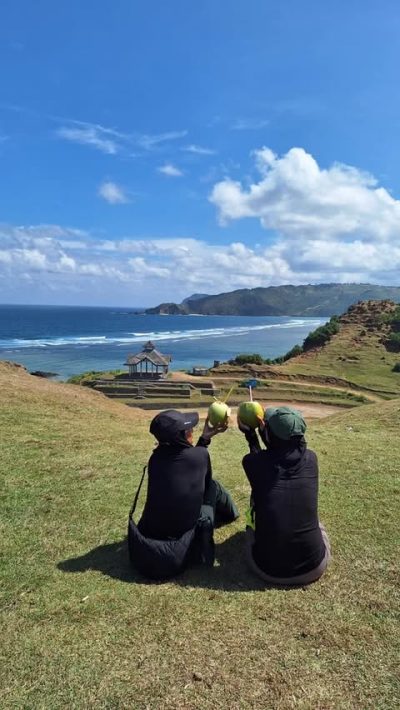 Atas Bukit Pantai Seger, Kute Lombok в октябре — фото погоды (2025-10-09)