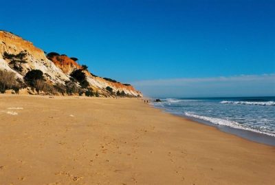 Praia da Falésia в апреле — фото погоды (2026-04-17)
