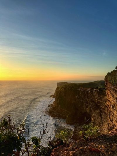 Karang Boma Cliff в июне — фото погоды (2026-06-03)