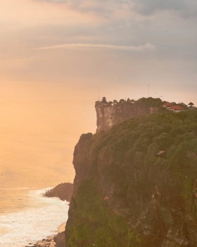 Karang Boma Cliff в июне — фото погоды (2026-06-09)