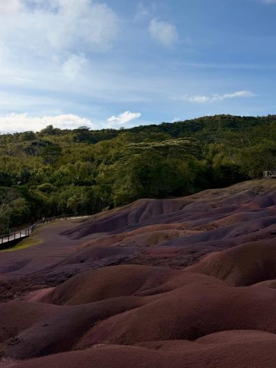 Seven Coloured Earths, Charamel, Mauritius в ноябре — фото погоды (2025-11-23)