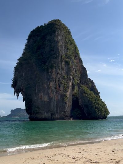 Phranang Cave Beach, Krabi, Thailand в августе — фото погоды (2025-08-27)