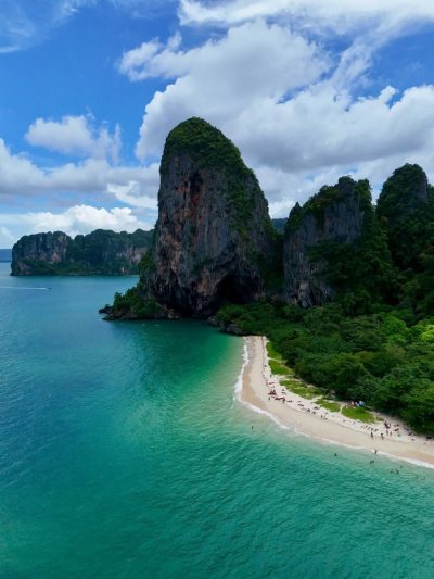 Phranang Cave Beach, Krabi, Thailand в августе — фото погоды (2025-08-28)