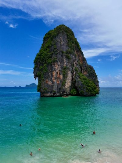 Phranang Cave Beach, Krabi, Thailand в августе — фото погоды (2025-08-28)