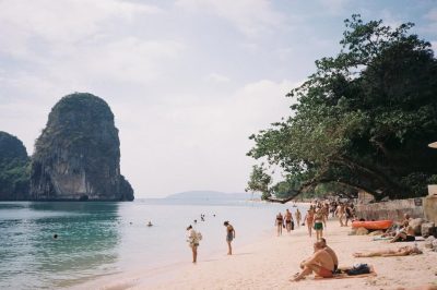 Phranang Cave Beach, Krabi, Thailand в сентябре — фото погоды (2025-09-24)
