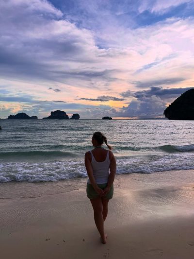Phranang Cave Beach, Krabi, Thailand в октябре — фото погоды (2025-10-11)